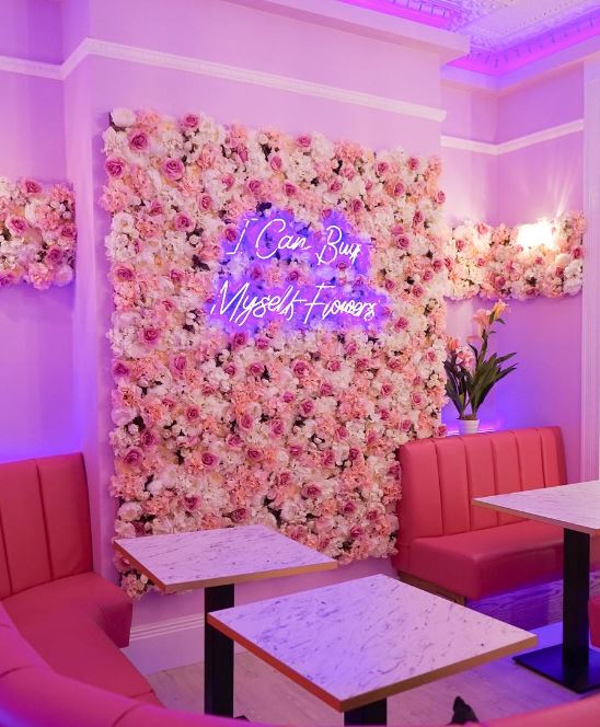neon sign restaurant
