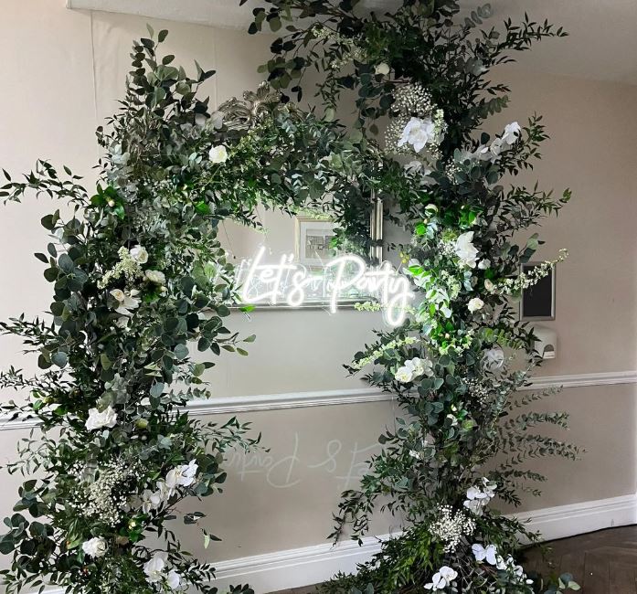 Neon Sign ideas for Extra Fleur Events who bring a little flair to events 