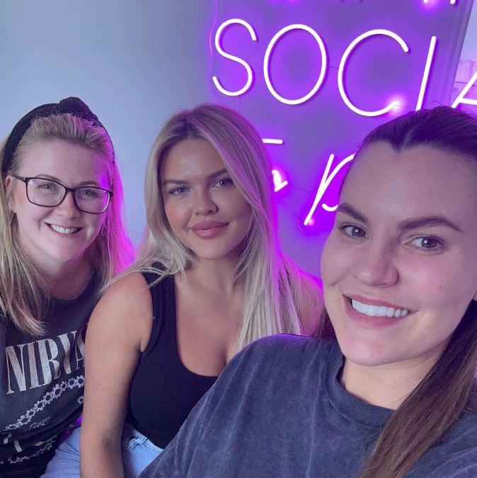 Neon Sign ideas for Mamma social podcast leading the way